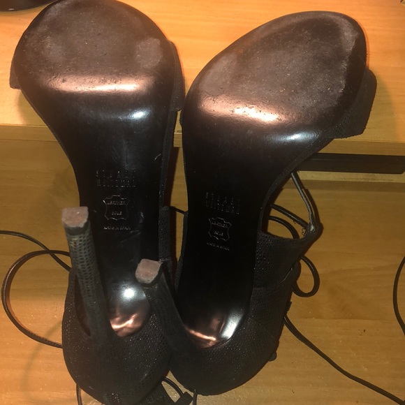 Stuart Weitzman - Picture 6 of 8